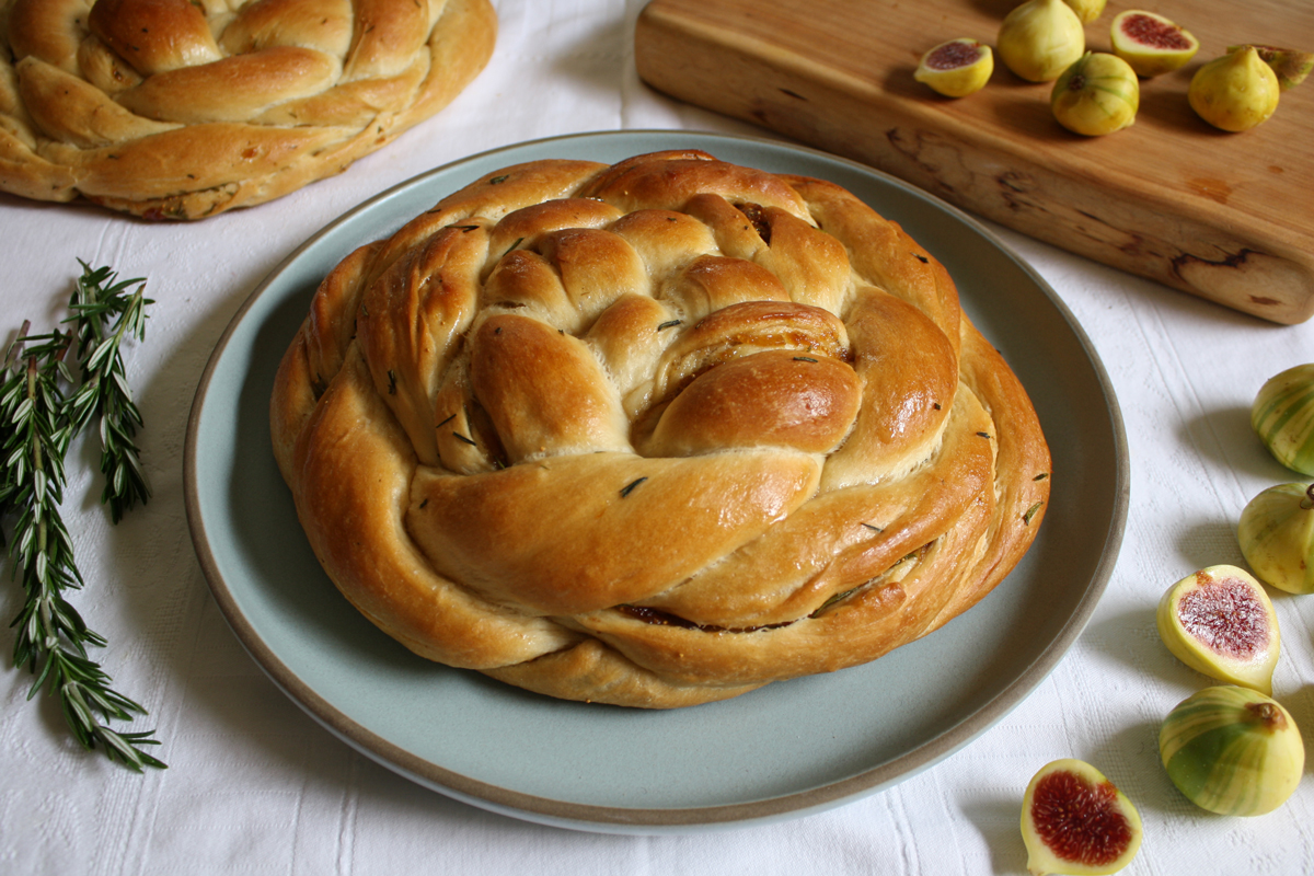 vegan fig rosemary challah