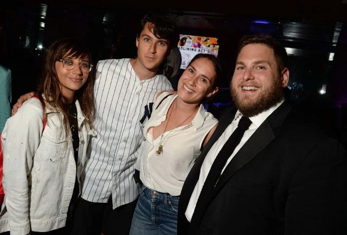 A Timeline Of Rashida Jones And Ezra Koenig S Relationship Alma