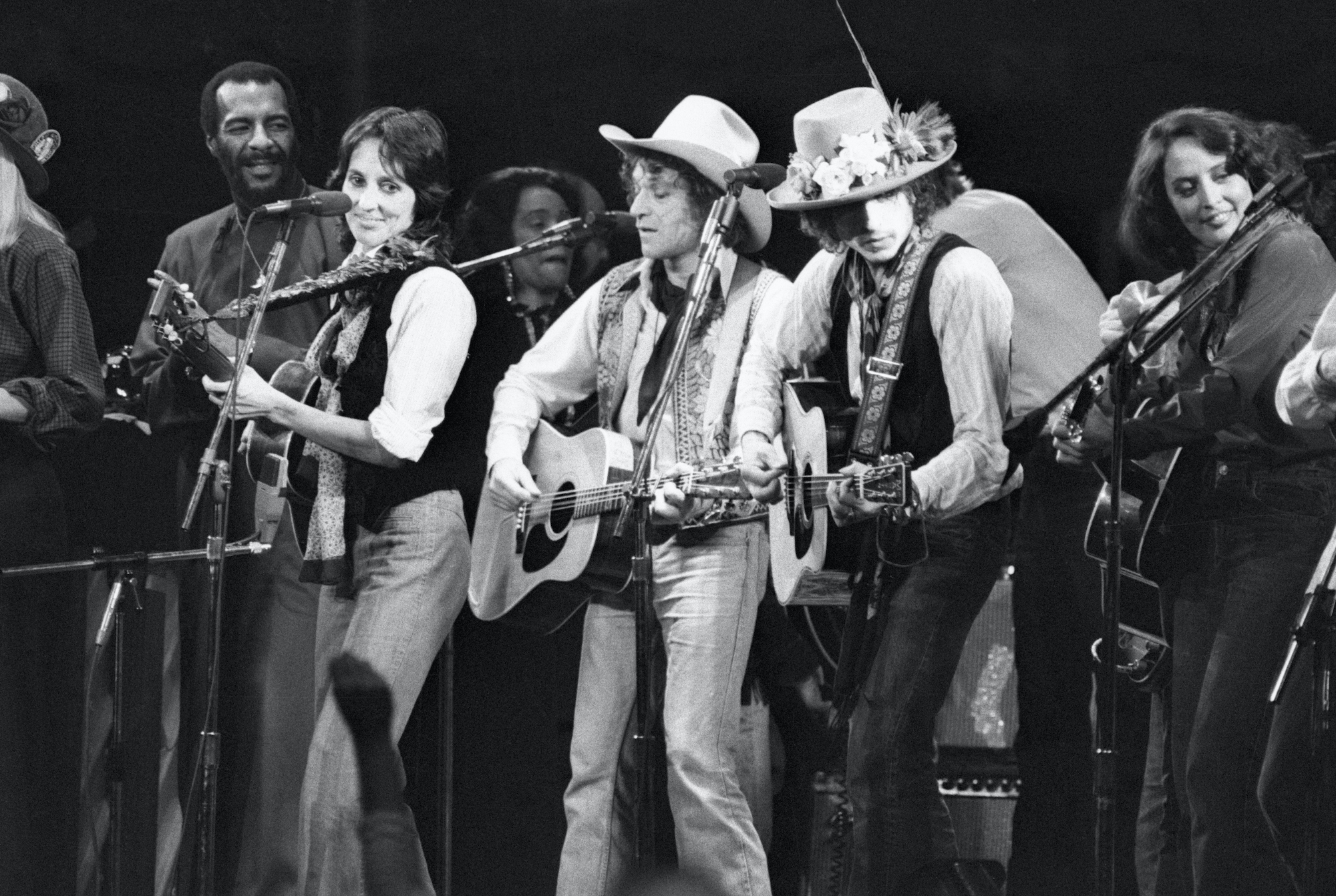 Joan Baez, Ramblin' Jack Elliott, and Bob Dylan Performing