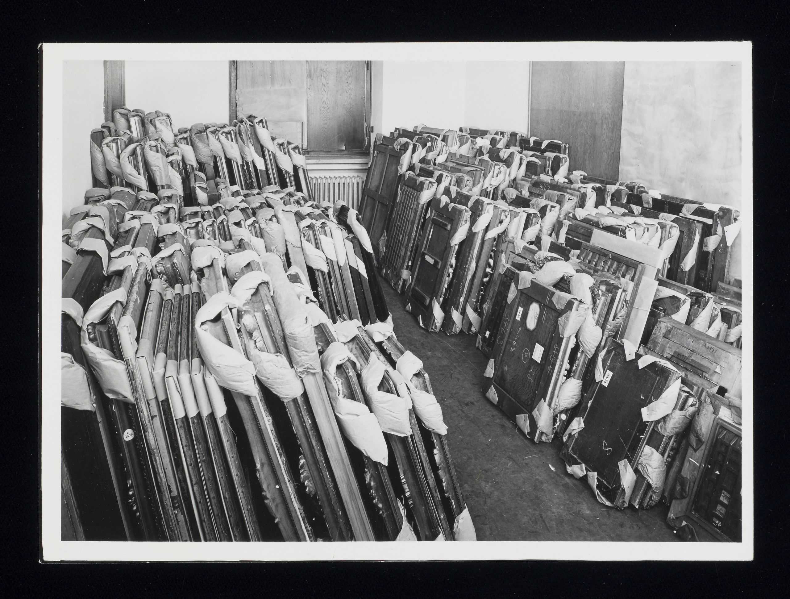 Felbermeyer, paintings storeroom, group 4-Press Image - 3000px W (300dpi)