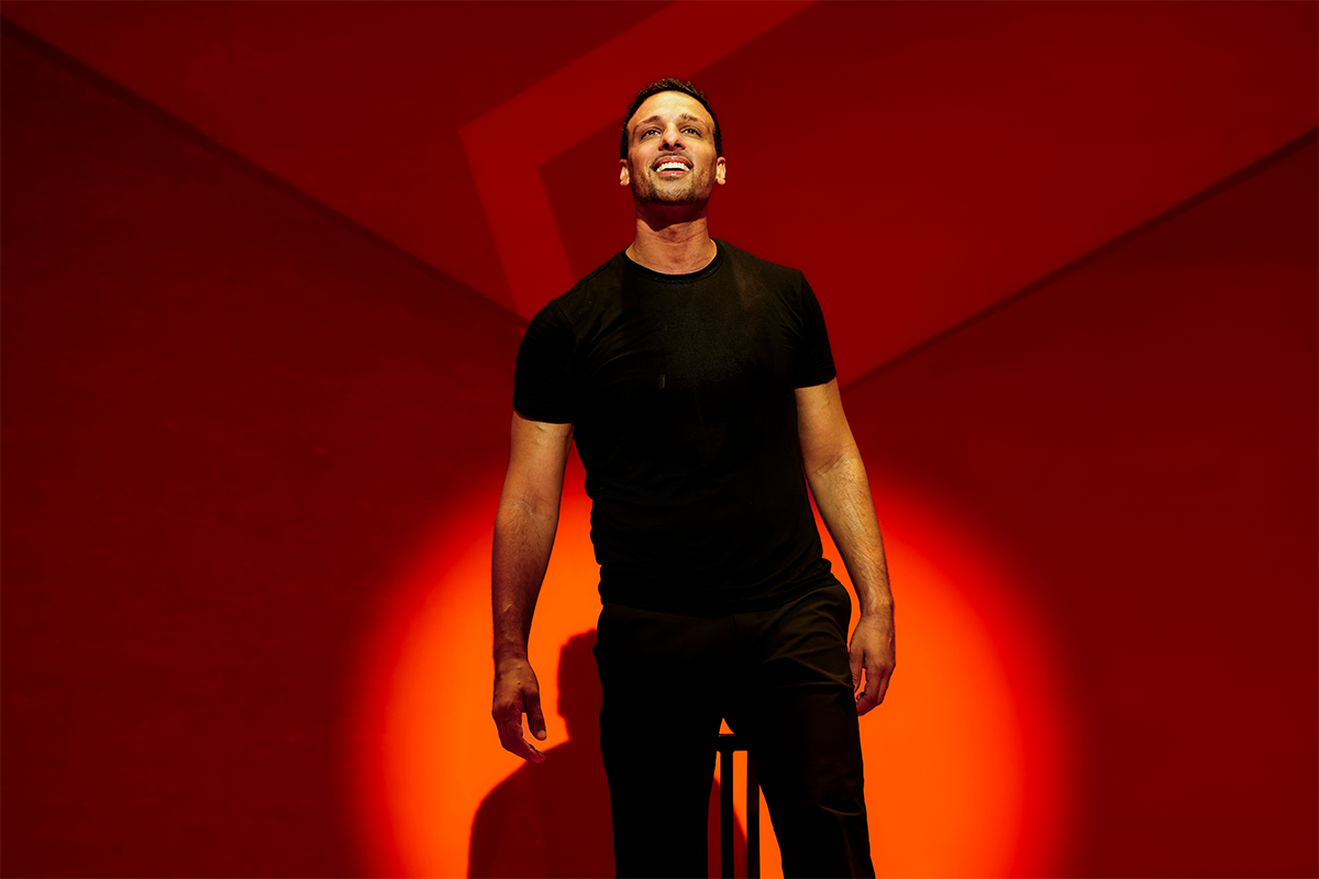 Ari’el Stachel Is in Conversation With the World