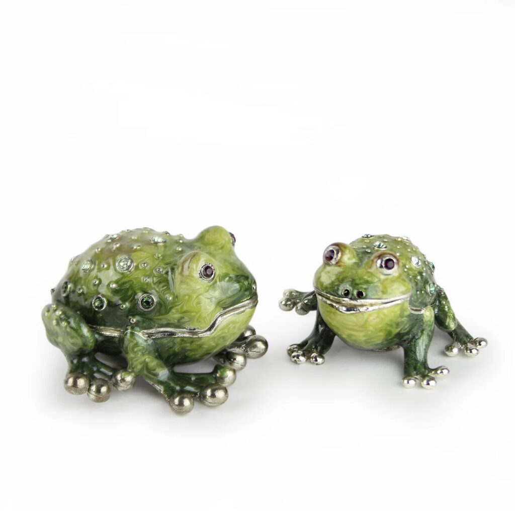 Hand-Painted Frog Salt and Pepper Shakers (ModernTribe)