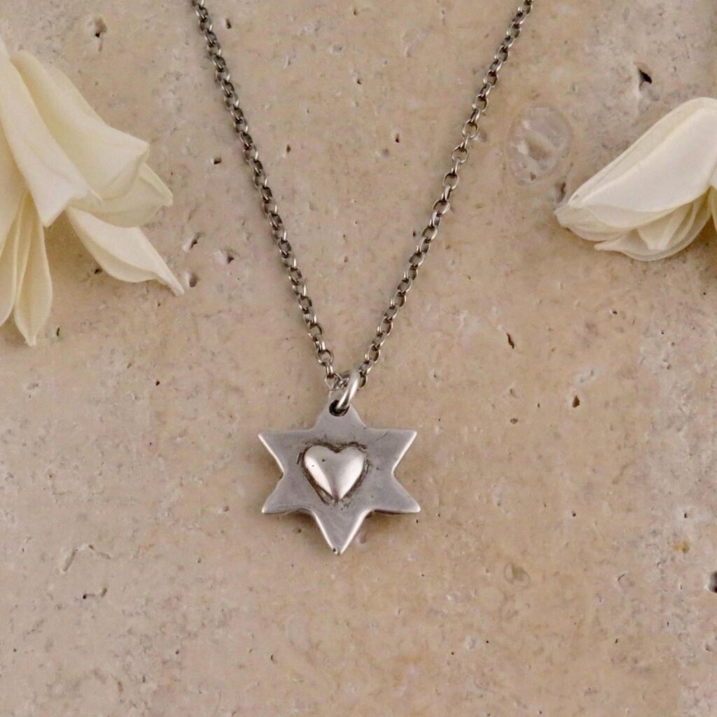 Jewish Star Heart Necklace by MosaicSunStudio (Etsy)