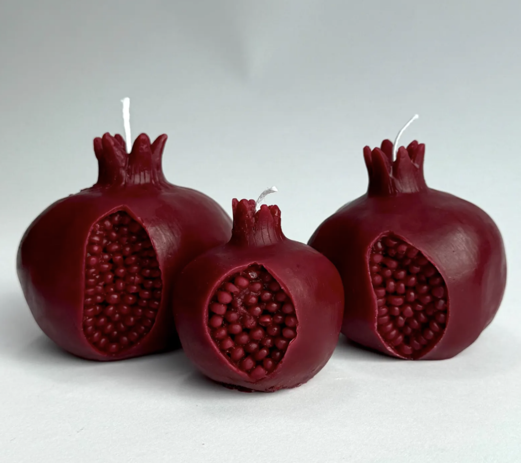 Pomegranate Soy Wax Candle by ForYouCandleShop (Etsy)